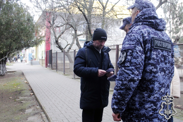 В Херсонской области росгвардейцы провели профилактическую акцию «Безопасный Новый год»