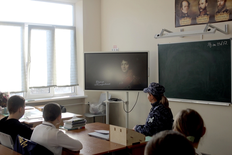 В Херсонской области росгвардейцы провели урок мужества, посвященный первому командующему внутренней стражи России Евграфу Комаровскому