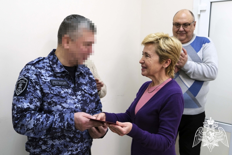 Сотрудник Росгвардии удостоен звания «Почетный донор России» в Херсонской области
