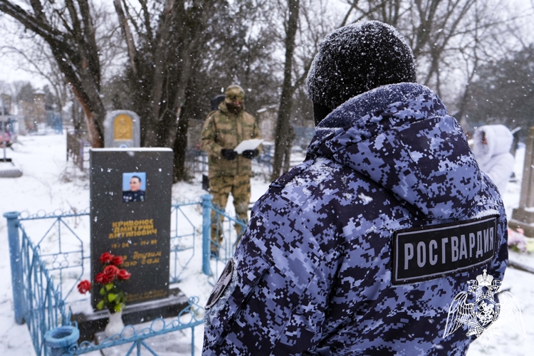 В Херсонской области росгвардейцы почтили память героев Сталинградской битвы