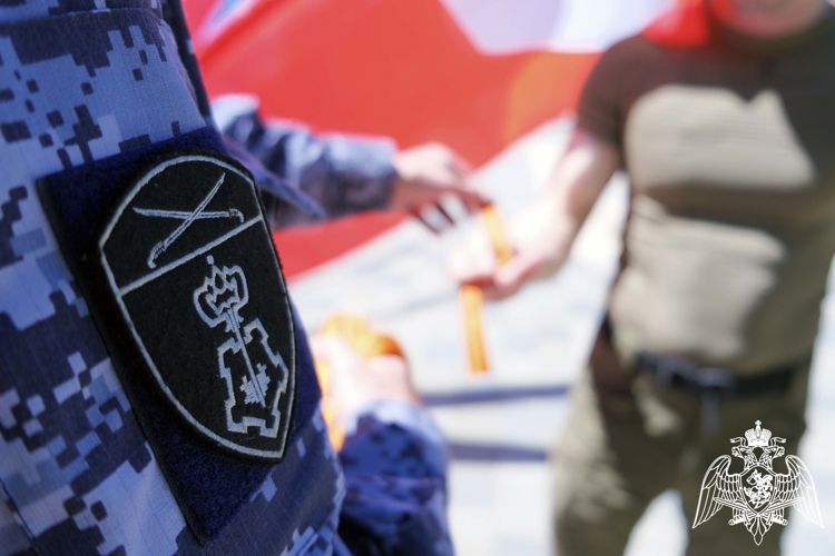 Росгвардейцы присоединились к акции «Георгиевская ленточка» в Херсонской области