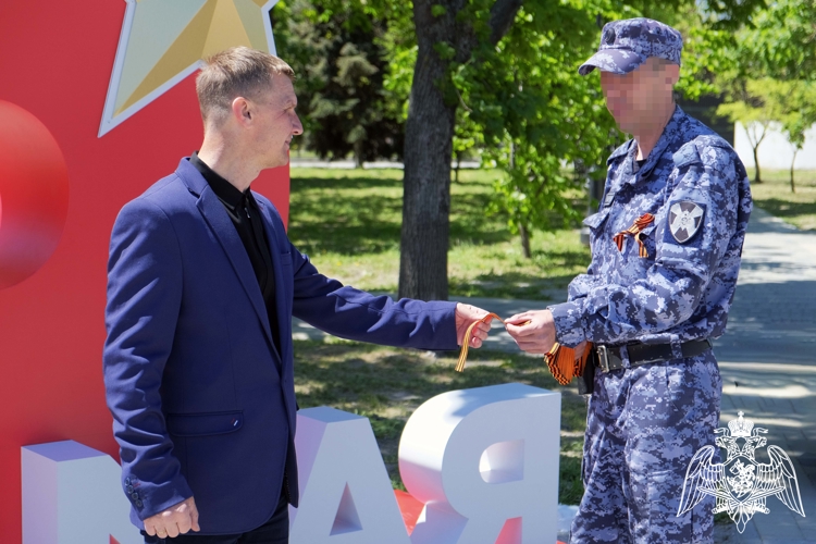 Росгвардейцы присоединились к акции «Георгиевская ленточка» в Херсонской области